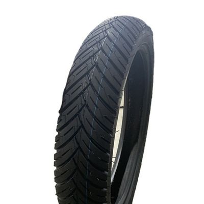 130/70-17 Pneumatici per motociclette con peso di 5,3 kg e prestazioni durevoli