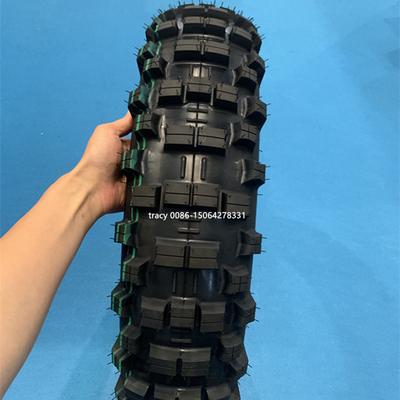 Sostituire/riparare pneumatico da motocicletta 120/90 18 con tensione 10,5 e morbido