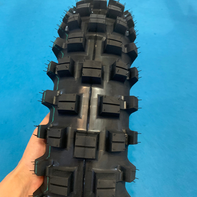 Contenuto di gomma 35%-55% Mercato africano Pneumatici per motociclette 120/90 18 Pneumatici supermorbidi