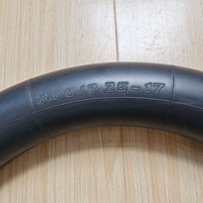 Contenuto di gomma del 20%-26% tubo interno della moto 3.00/3.25-17 per tutte le condizioni meteorologiche