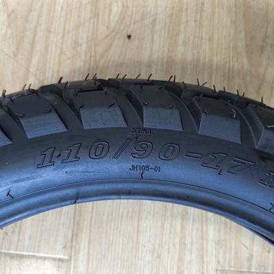 110/90-17 Pneumatici per motociclette con gomma naturale e acciaio per prestazioni superiori