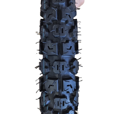 Carico al porto di Qingdao 3.00-18-18 Pneumatici off-road per motociclette con gomma naturale e acciaio di nylon
