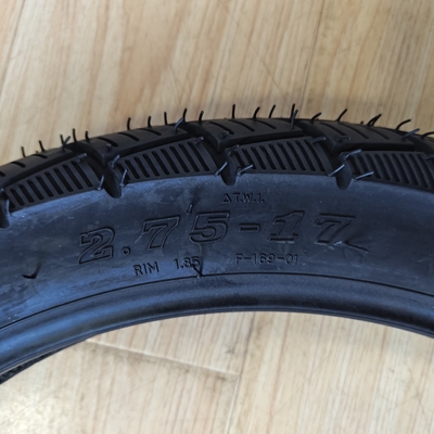 2.75-17 Pneumatici per motociclette gomma naturale e involucro per pneumatici inclusi per una guida fluida
