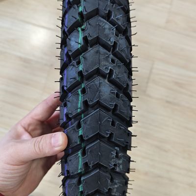 Pneumatici per motocicli TT/TL Pneumatici per tricicli destinati alla sostituzione/riparazione nel porto di Qingdao