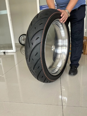 170/50-21 160/50-23 Pneumatici per moto 8,2 kg Tempo di consegna 25-30 giorni