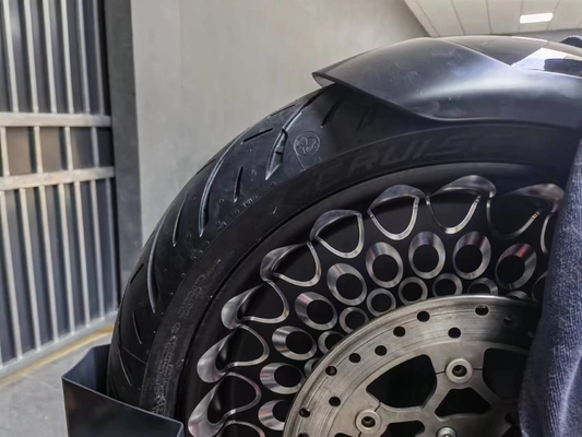 170/50-21 160/50-23 Pneumatici per moto 8,2 kg Tempo di consegna 25-30 giorni