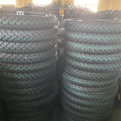 Contenuto di gomma 35%-55% Pneumatici di nylon 2.75 18 Pneumatici posteriori da sostituire/riparare
