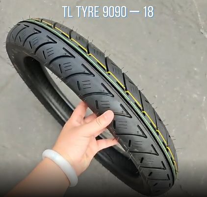 Pneumatici sportivi a doppia trazione per motociclette di tutte le dimensioni 90/90-18 con contenuto di gomma compreso tra il 30% e il 45%