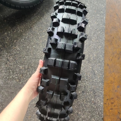 140/80-18 Pneumatici morbidi per moto adatti alle esigenze del cliente