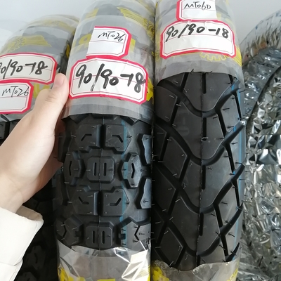 35% 45% Rueebr Contenuto Ruote motociclette pneumatici per motociclette 90/90-18 nel porto di Qingdao