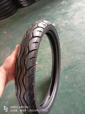 35% 45% Rueebr Contenuto Ruote motociclette pneumatici per motociclette 90/90-18 nel porto di Qingdao