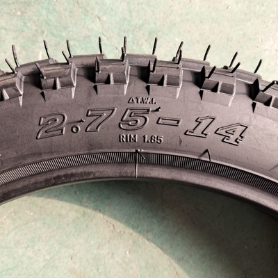 130/70-13 Dimensione del pneumatico per motocicletta con contenuto accettabile di gomma e OEM del 35%-55%