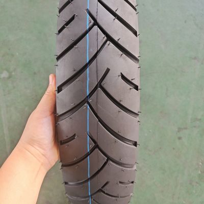 110/80-17 Pneumatici per motociclette provenienti da Taiwan con gomma naturale e 6pr/8pr Ply Rating