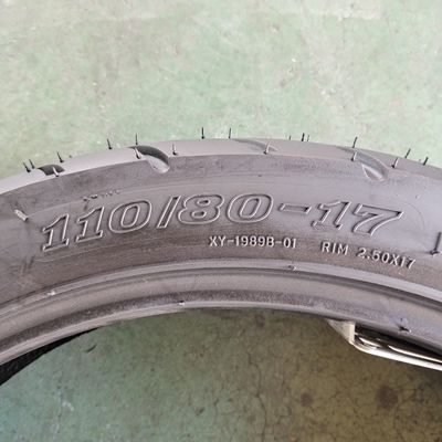 110/80-17 Pneumatici per motociclette provenienti da Taiwan con gomma naturale e 6pr/8pr Ply Rating