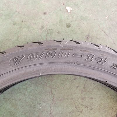 Pneumatici senza tubi 70/90-14 6PR Pneumatici per motocicli Perfetto Requisiti Ricambi inclusi