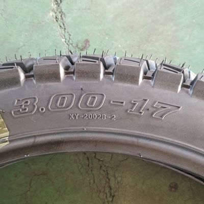 3.00-17 Pneumatici e tubi per motocicli Materie prime di prim'ordine per le migliori prestazioni