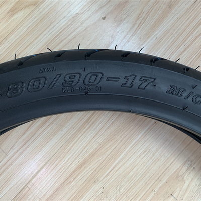 Contenuto di gomma 35%-55% Mercato africano Pneumatici per moto 80/90-17 Ricambi Accessoiri