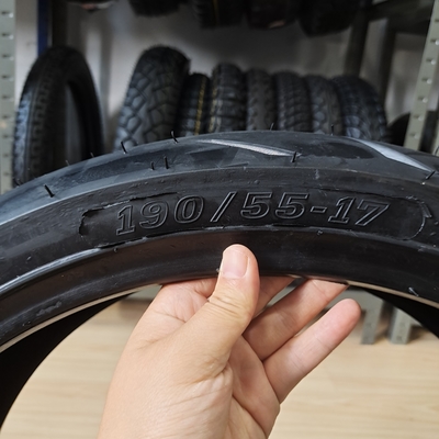 Pneumatici per motocicli 180/55-17 190/55-17 per il porto di Qingdao