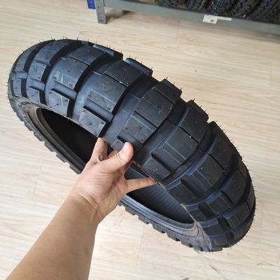 Pneumatici da gomma naturale 15070B18 per prestazioni ottimali