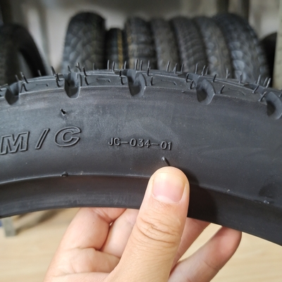 1009017 Pneumatici per motociclette con contenuto di gomma compreso tra il 35% e il 55%