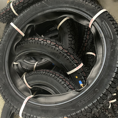 Vendita di pneumatici per motocicli del porto di Qingdao 2.75-17 Casco per pneumatici durevoli e pneumatici