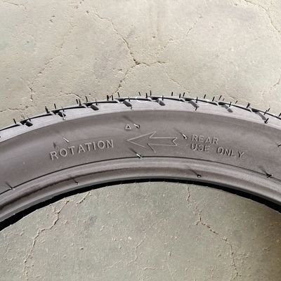 Esperienza prestazioni superiori con 70/100-17 pneumatici senza tubo per moto 70100-17