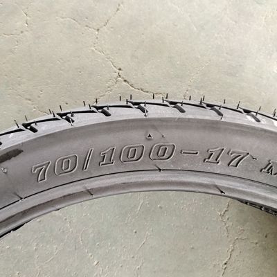 Esperienza prestazioni superiori con 70/100-17 pneumatici senza tubo per moto 70100-17