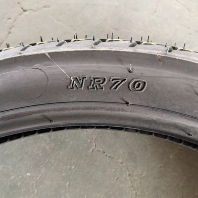 Esperienza prestazioni superiori con 70/100-17 pneumatici senza tubo per moto 70100-17