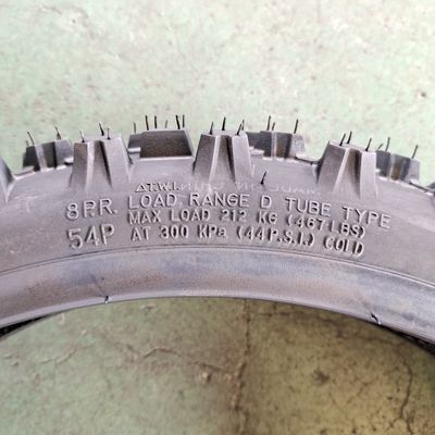 35%-55% di contenuto di gomma pneumatici per motociclette in nylon110/70-17 per i distributori di Qingdao