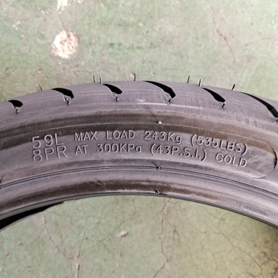 Rubber nero naturale 90/90-17 Pneumatico per motociclette per prestazioni durature
