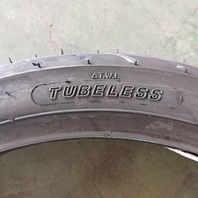 70/90-14 Pneumatici per motociclette con involucro in gomma naturale di fabbricazione professionale