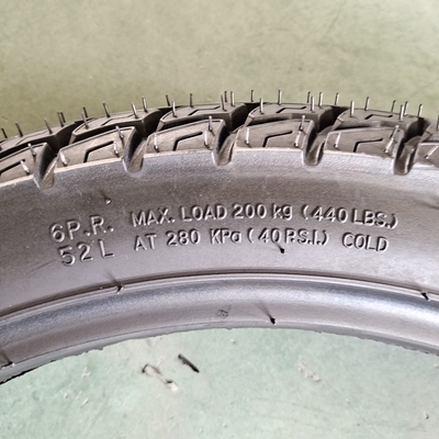 Pneumatici per motocicli Pneumatici 3.00-18 Natura Gomma Acciaio Nylon e OEM accettabile Offerto
