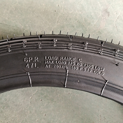 Pneumatici senza tubi 2.75-17 Pneumatici per motociclette con involucro e carico Port Qingdao Ready