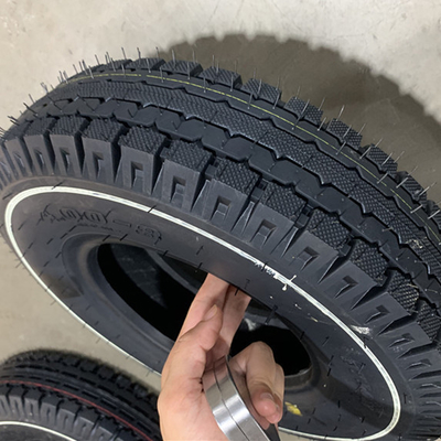 Mercato egiziano 4.00-8 Pneumatici per motociclette con involucro e contenuto di gomma del 35%-55%