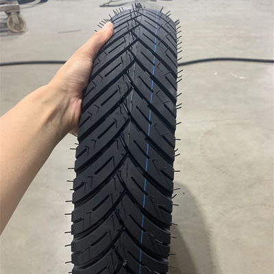Resistenza alla trazione 10.5 Pneumatici per moto Scooter elettrico 110/80-18 con contenuto di gomma 35%-55%