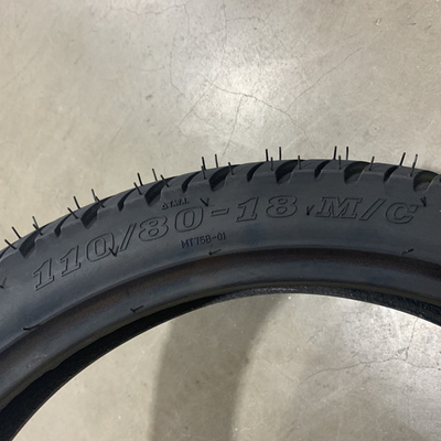 Resistenza alla trazione 10.5 Pneumatici per moto Scooter elettrico 110/80-18 con contenuto di gomma 35%-55%