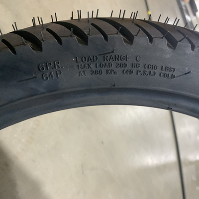 Resistenza alla trazione 10.5 Pneumatici per moto Scooter elettrico 110/80-18 con contenuto di gomma 35%-55%
