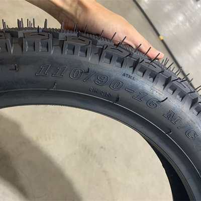 Fornitura diretta di pneumatici da moto 110/90-16 con durata di 20000 KM