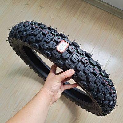 Contenuto di gomma del 45% pneumatici da moto da 17 pollici per TV e moto Honda DIO