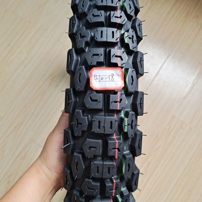 Contenuto di gomma del 45% pneumatici da moto da 17 pollici per TV e moto Honda DIO