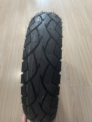 16 pollici pneumatici per moto Deep Pattern Design per prestazioni durature 3,2 kg