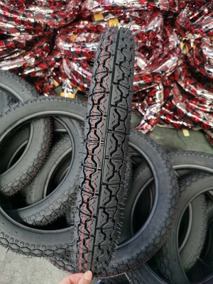 16 pollici pneumatici per moto Deep Pattern Design per prestazioni durature 3,2 kg