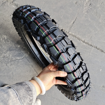 Pneumatici per motocicli Pneumatici neri diretti Pneumatici con involucro di colore resistente Pneumatici per motocicli 4.10-18