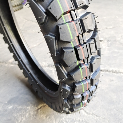 Pneumatici per motocicli Pneumatici neri diretti Pneumatici con involucro di colore resistente Pneumatici per motocicli 4.10-18