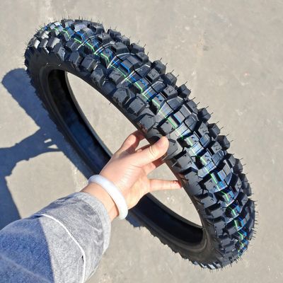 Contenuto di gomma del 35%-55% Lunga durata 3.00-17 Pneumatici per motociclette Motocross per prestazioni massime