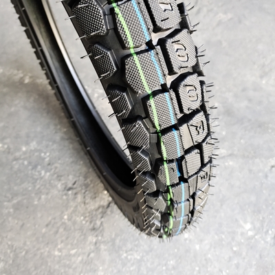 3.00-18 Natrual gomma pneumatico per motociclette per Qingdao porto di carico