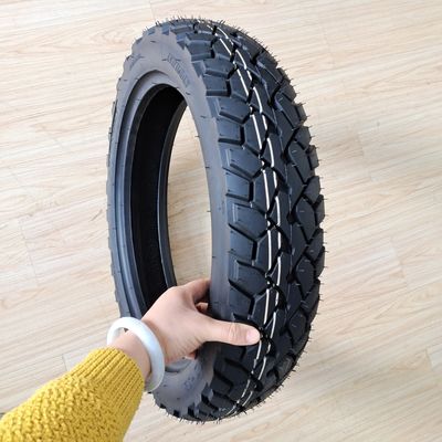 35%-55% di contenuto di gomma pneumatico spessito pneumatico 110/90-16 per le prestazioni