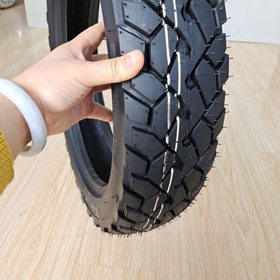 35%-55% di contenuto di gomma pneumatico spessito pneumatico 110/90-16 per le prestazioni