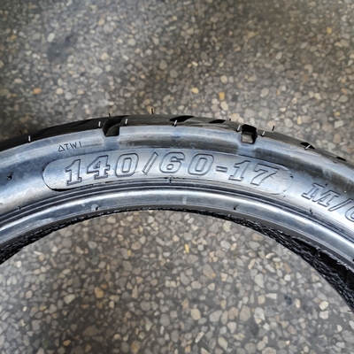 140/60-17 D Pneumatici per motociclette di gomma naturale con indice di resistenza 6pr/8pr