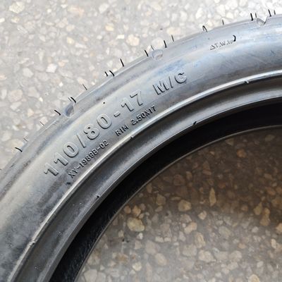 Super 110/80-17 Pneumatici per motociclette con 35%-55% di gomma e carcassa resistente